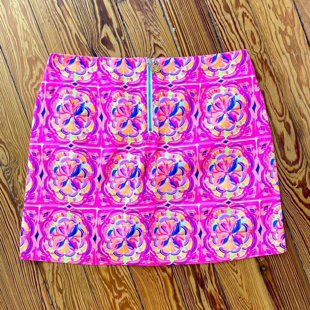 Lilly Pulitzer Skort 4 - Picture 2 of 2